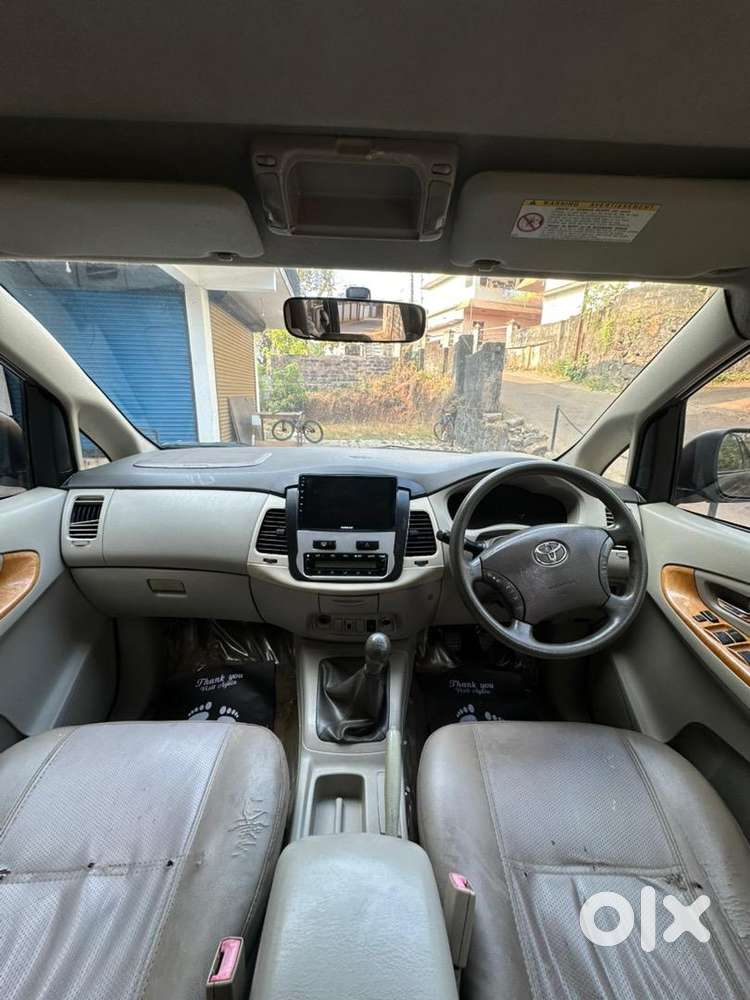 Innova  2011 V