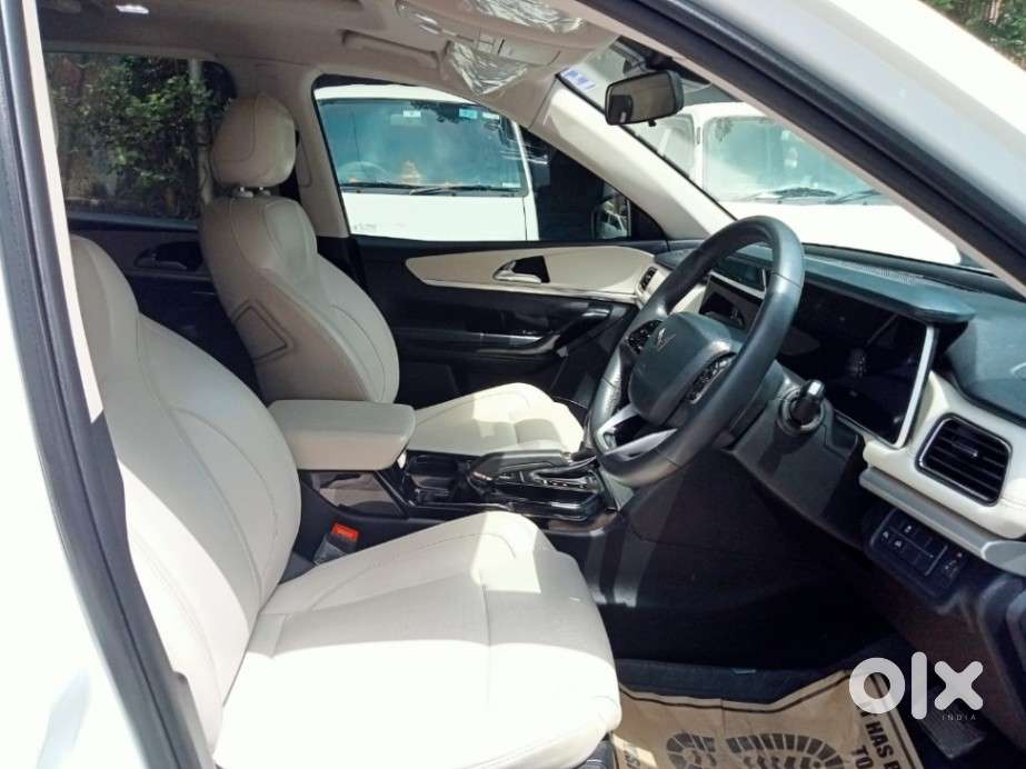 Mahindra Xuv700 2.2 Ax 7 Diesel At Str, 2024, Diesel