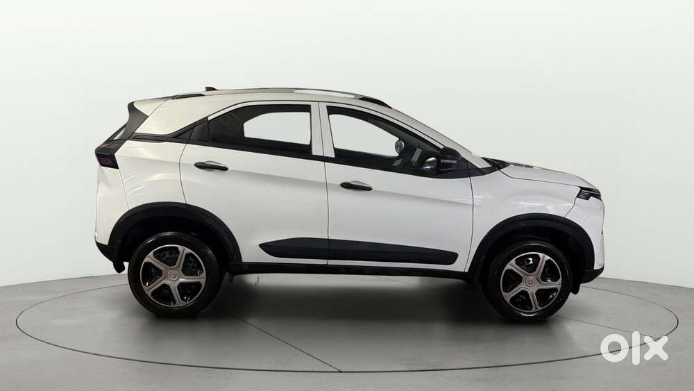Tata Nexon Pure 1.2 Revotron Petrol 6 Mt, 2025, Petrol