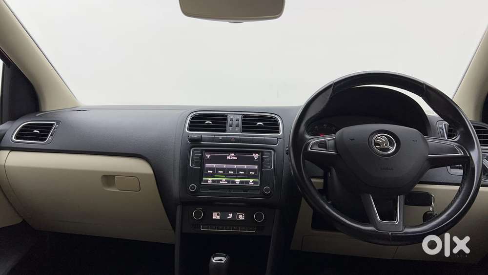 Skoda Rapid 1.6 Mpi At Style, 2017, Petrol