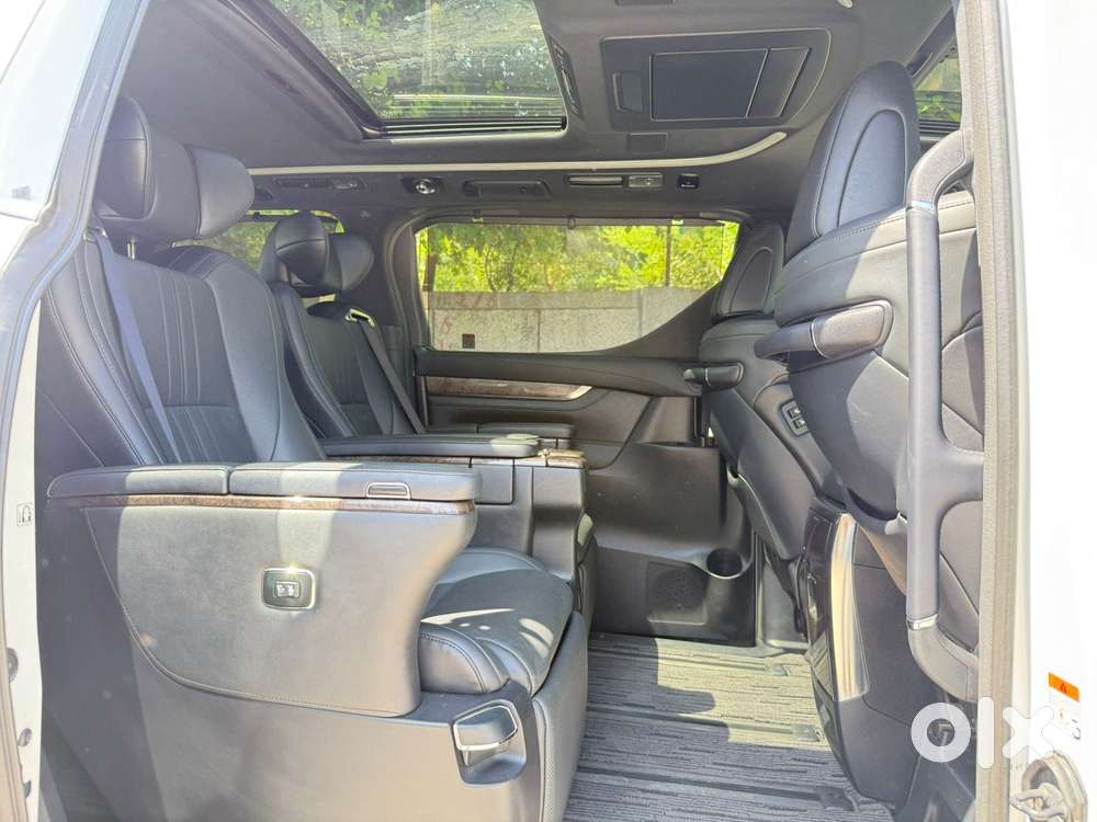 Toyota Vellfire 2.5 Hybrid, 2022, Electric
