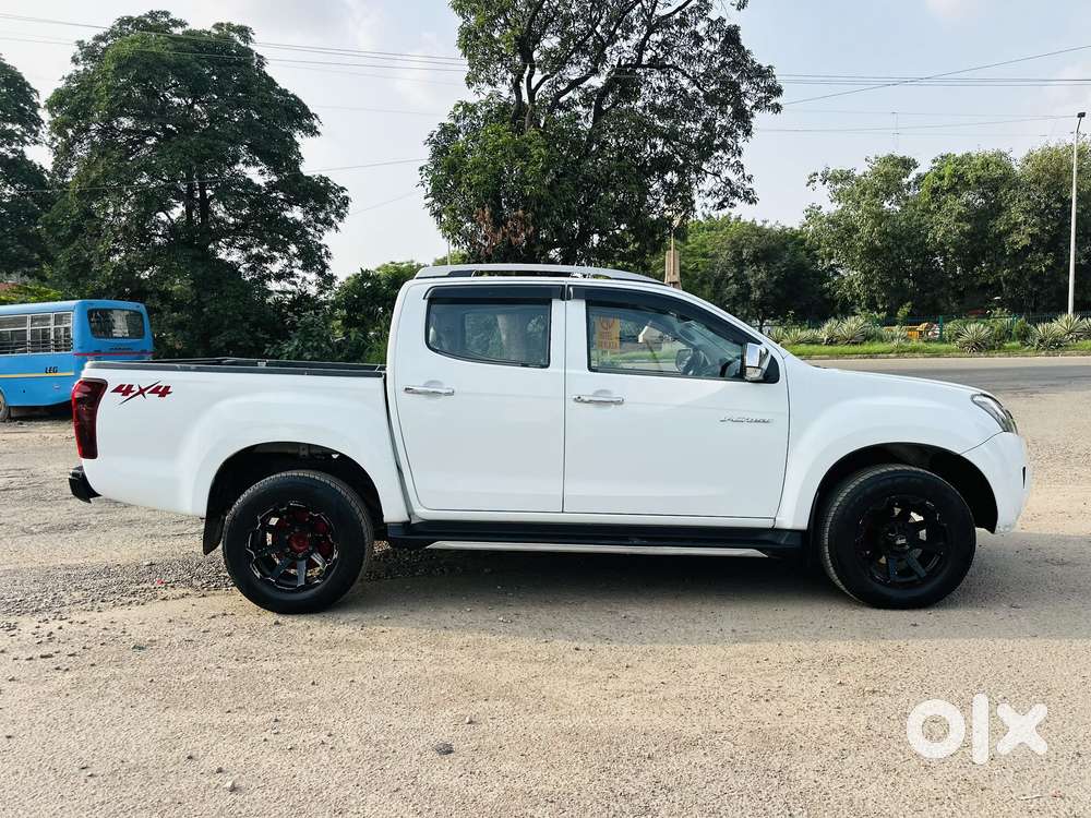 Isuzu V-cross Z 4x4 Mt, 2017, Diesel