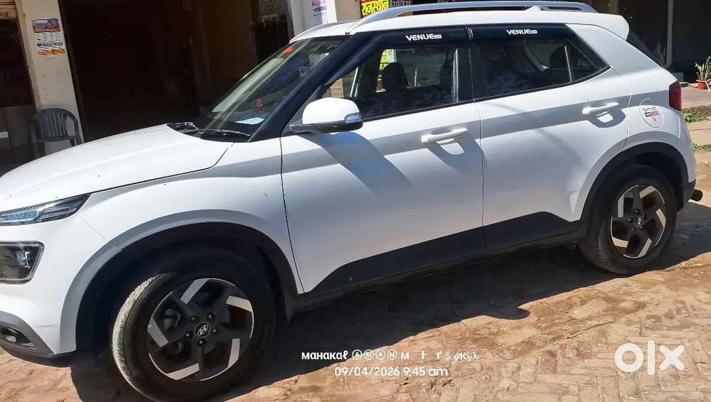 2019
41000 Km Original Meter On Record 
1 Owner 
Diesel
Sx(sunroof)