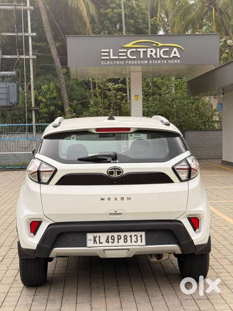 Tata Nexon 1.2 Revotron Xza Plus, 2023, Petrol