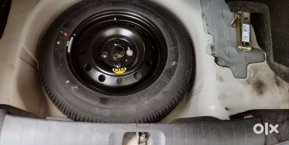 Maruti Suzuki Swift Dzire Zxi + Mt, 2016, Petrol