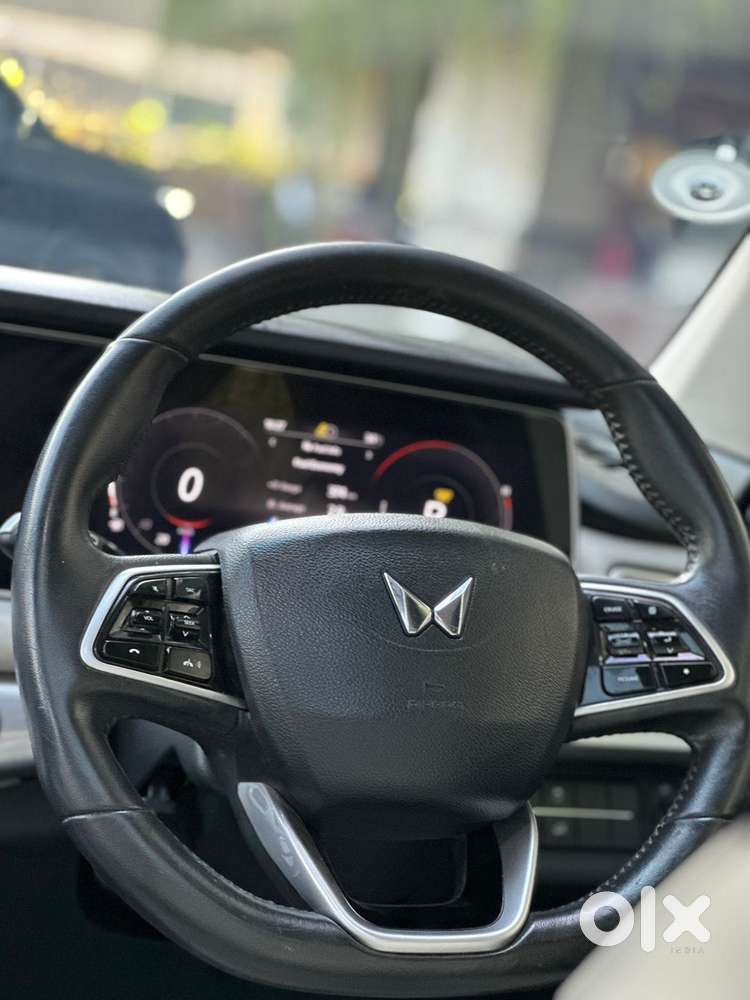 Mahindra Xuv700 2.2 Ax 7 Diesel At Luxury Pack Str Awd, 2022, Diesel