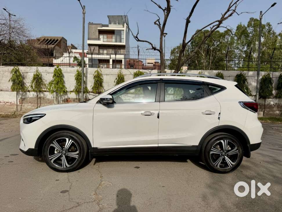 Mg Astor Zs Vti-tech Cvt Sharp, 2024, Petrol