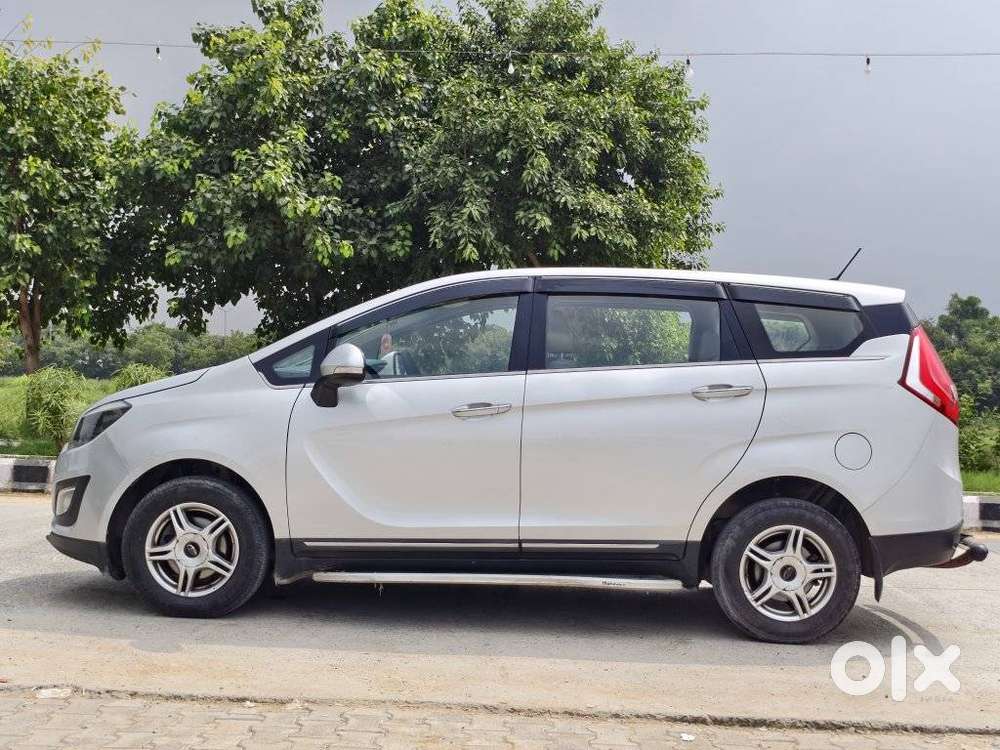 Mahindra Marazzo M6, 2018, Diesel