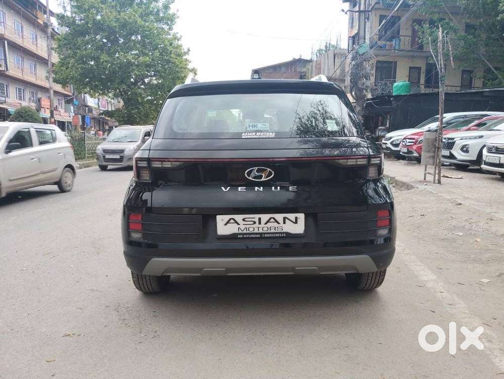 Hyundai Venue 1.2 S (o), 2024, Petrol