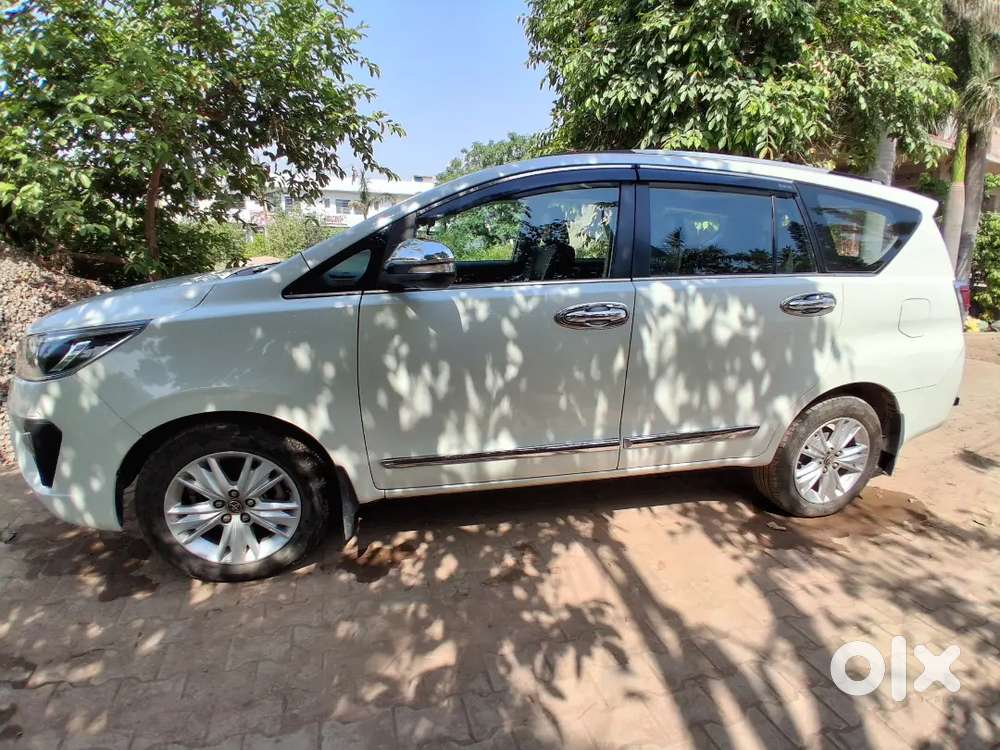 Toyota Innova Crysta 2016 Diesel 113000 Km Driven
