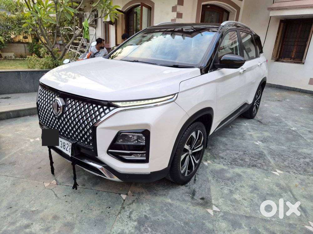 Mg Hector Plus Sharp Pro 1.5 Turbo Petrol  Cvt 7 Str Dual Tone, 2023..