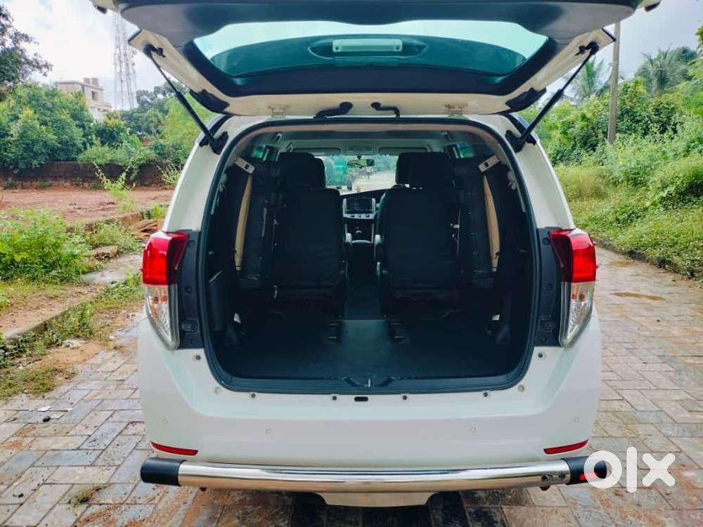 Toyota Innova Crysta 2.4 Gx Limited Edition At 7 Str, 2023, Diesel