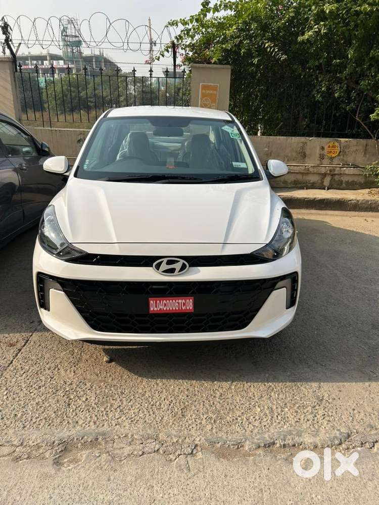 Taxi Taxi Taxi Ye New Car H Old Nahi Kmse Km Downpayment Pe Uplabdh