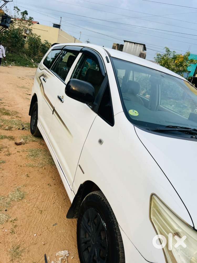 Toyota Innova 2012 Diesel Well Maintained