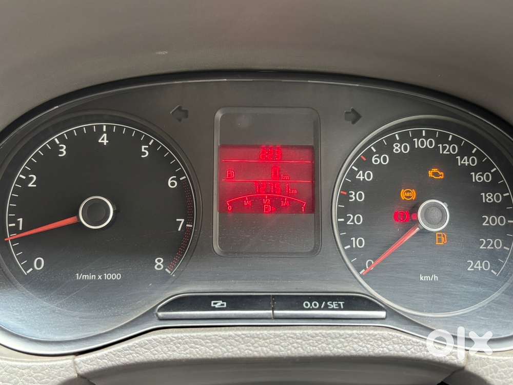 Volkswagen Vento Petrol Manual 2011