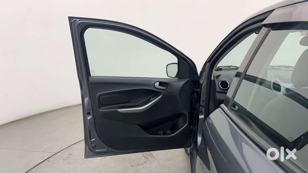Ford Figo 1.5p Titanium At, 2015, Petrol