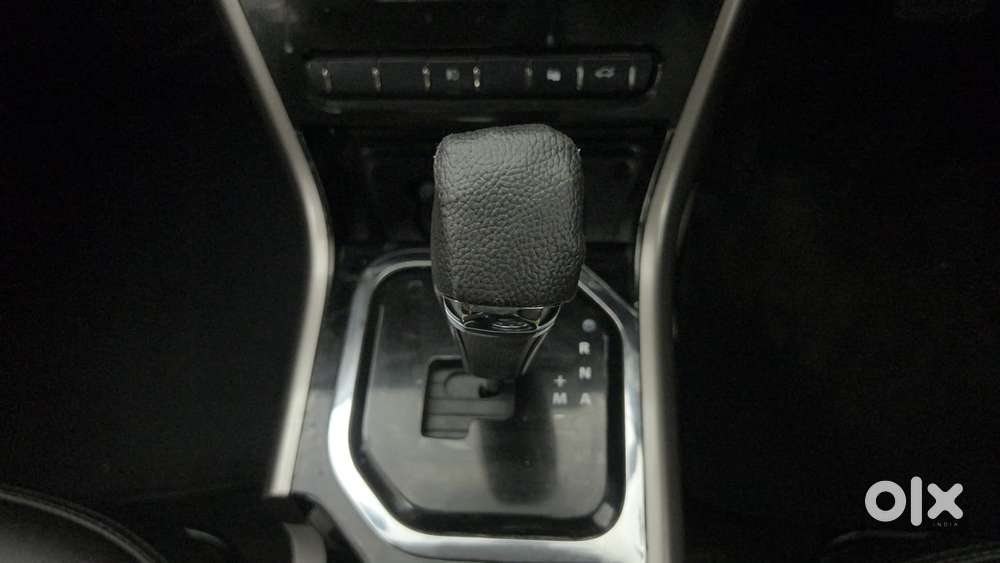 Tata Nexon 1.2 Revotron Xza Plus Dualtone, 2018, Petrol