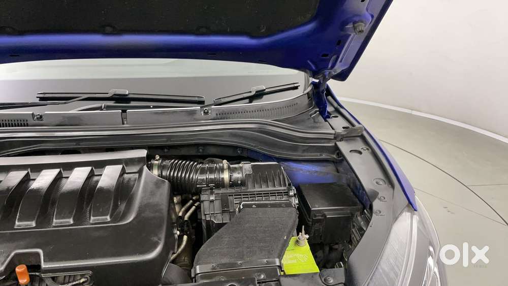 Mahindra Xuv700 2.0 Ax 5 Petrol Mt 7 Str, 2021, Petrol