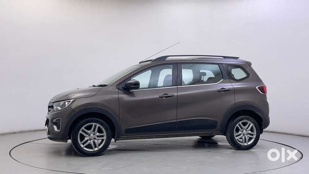 Renault Triber Rxz, 2022, Petrol