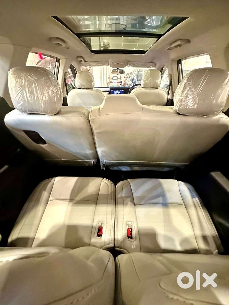 Mahindra Xuv700 2.2 Ax 5 Diesel At 7 Str, 2023, Diesel