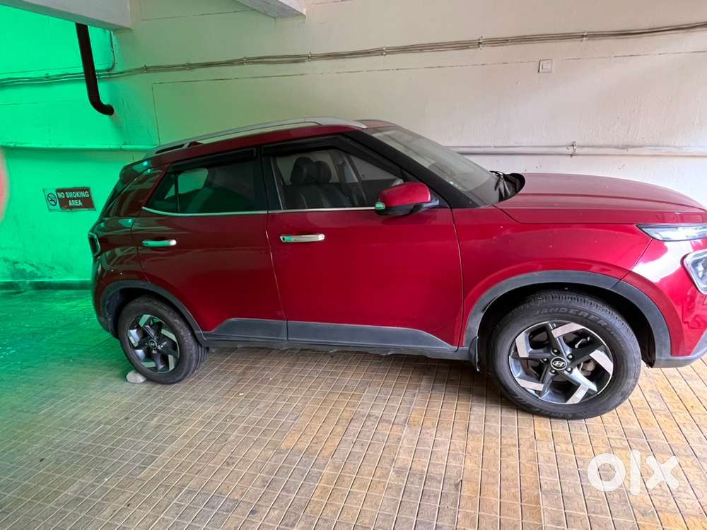 Hyundai Venue 2021 Petrol Well Maintained
