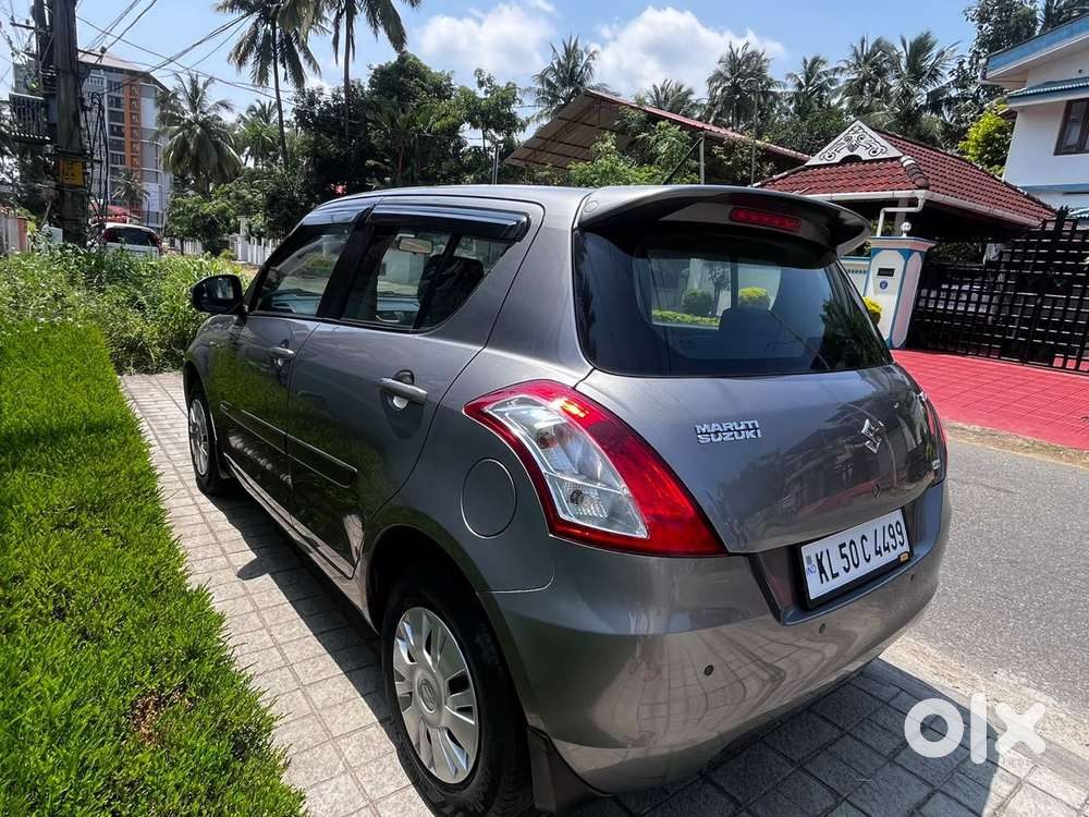 Maruti Suzuki Swift Vxi 1.2 Abs Bs-iv, 2013, Petrol