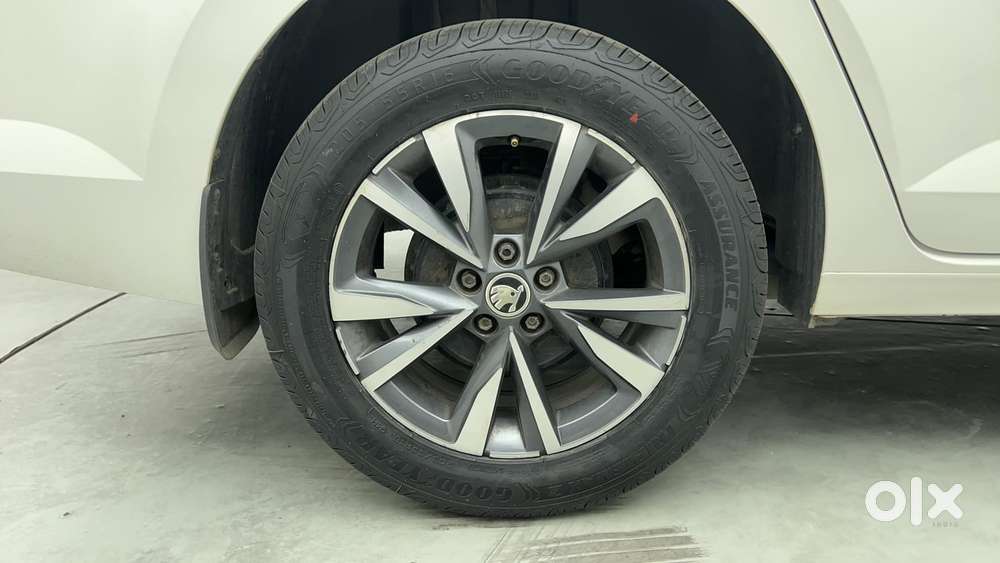 Skoda Slavia Style (non-sunroof), 2022, Petrol