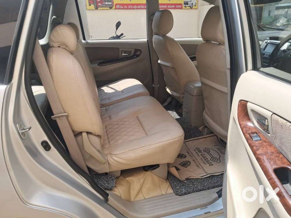 Toyota Innova 2.5 V 8 Str, 2013, Diesel