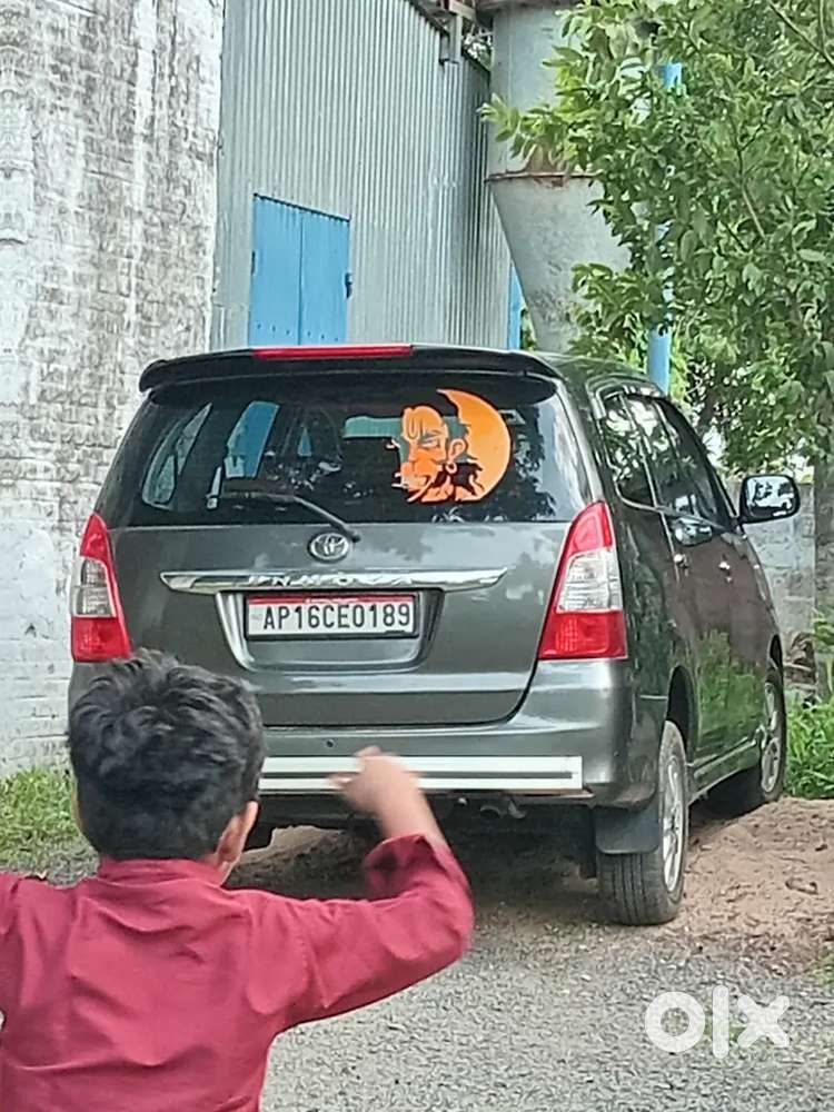 Toyota Innova 2012 Car