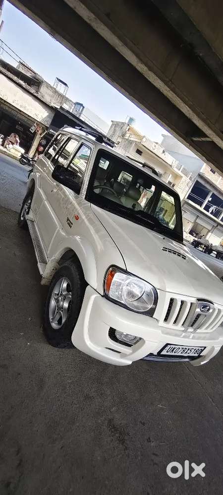 Mahindra Scorpio 2013 मैन्युफैक्चरर 2017 रजिस्ट्रेशन