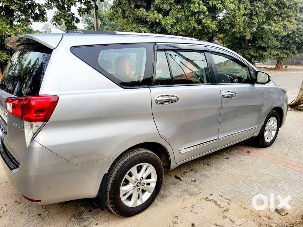 Toyota Innova Crysta