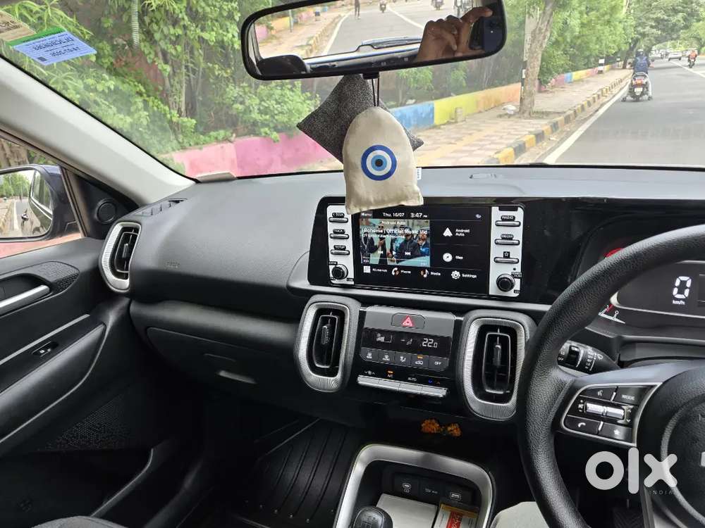 Kia Sonet Petrol Manual 2026 Variant. Top Loded