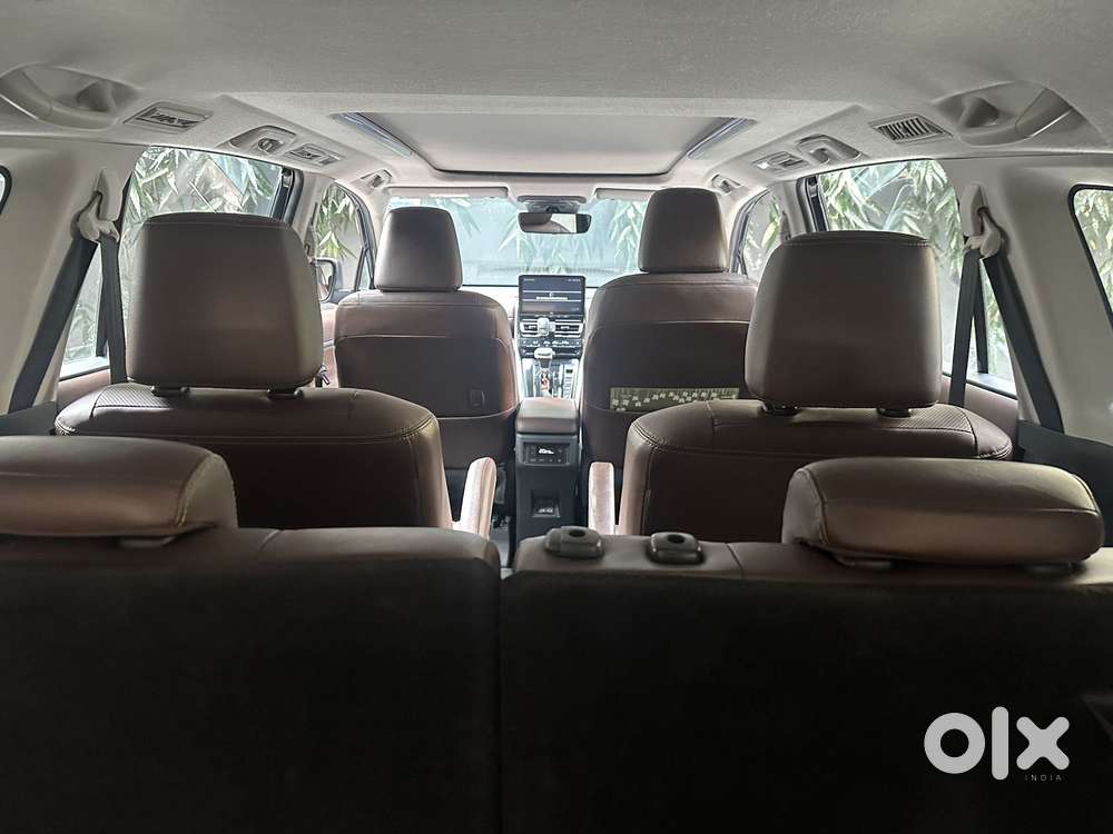 Toyota Innova Hycross 2.0 Zx Hybrid 7 Str, 2023, Petrol