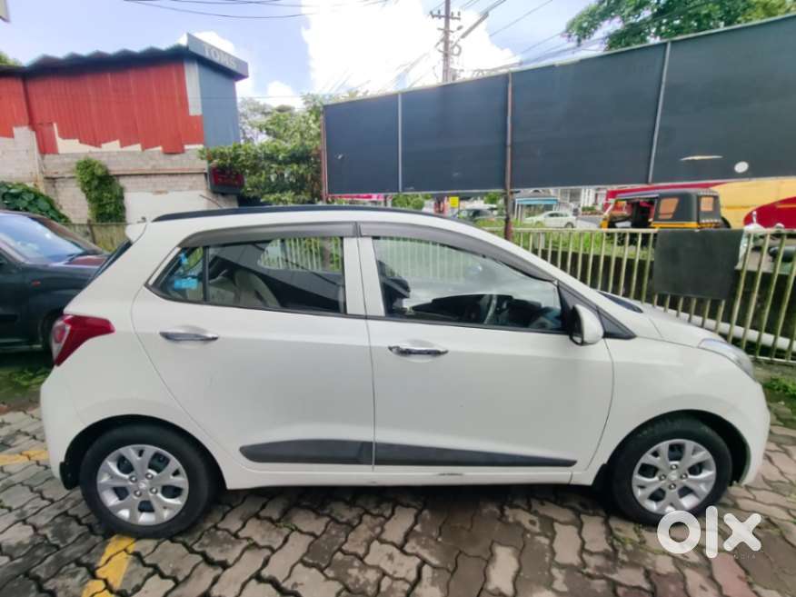 Hyundai Grand I10 Sportz, 2014, Petrol
