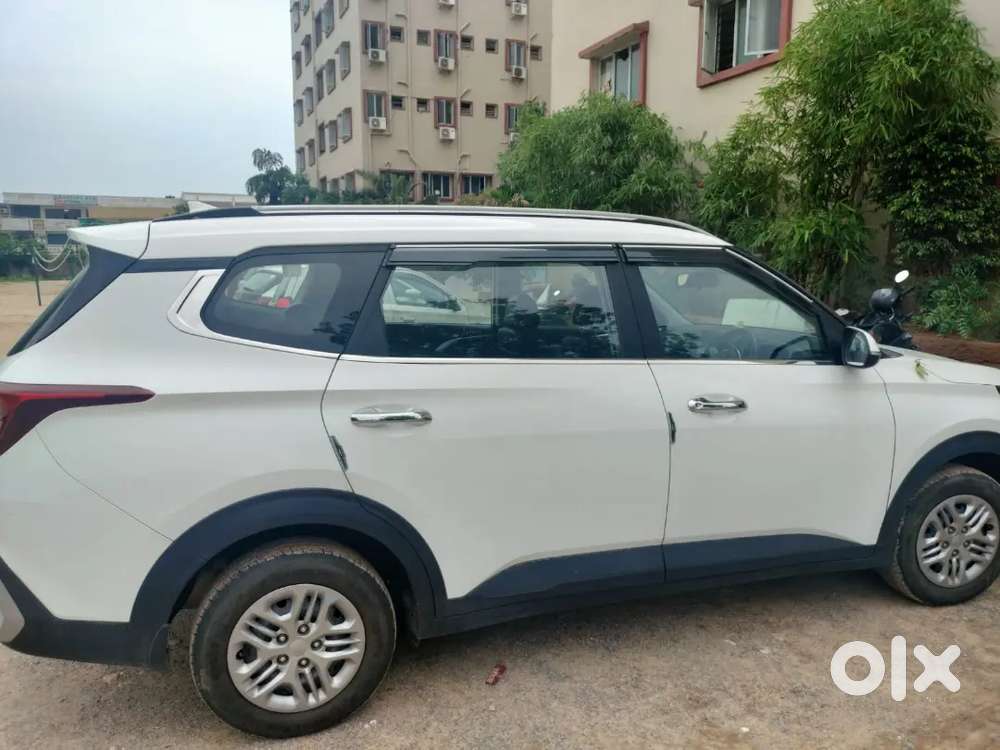 Kia Carens 2022 Petrol 40000 Km Driven