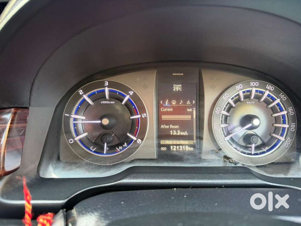 Toyota Innova Crysta 2017 Diesel 120000 Km Driven