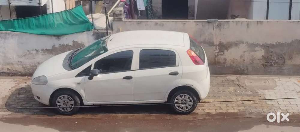 Fiat Punto 2010 Diesel 11000 Km Driven