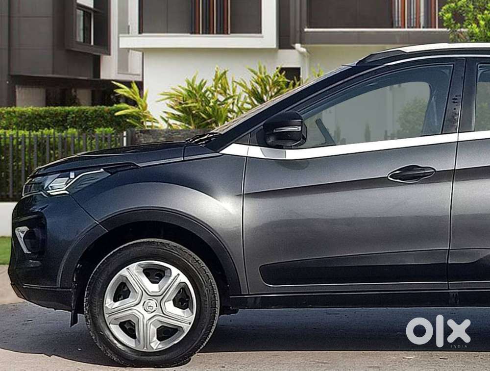 Tata Nexon 1.2 Revotron Xma Amt (s), 2023, Petrol