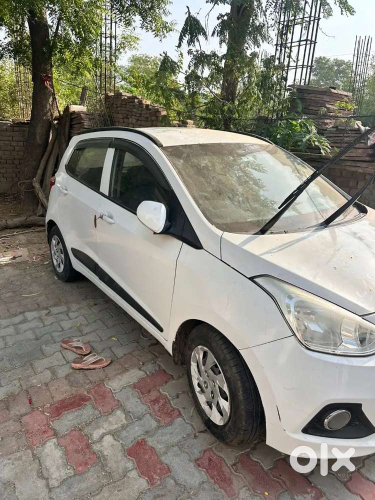 Hyundai Grand I10 2015 Petrol 90000 Km Driven