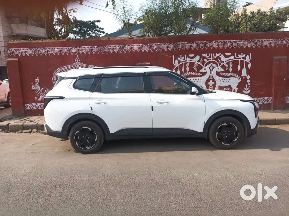Kia Carens Clavis 2025 Diesel Well Maintained