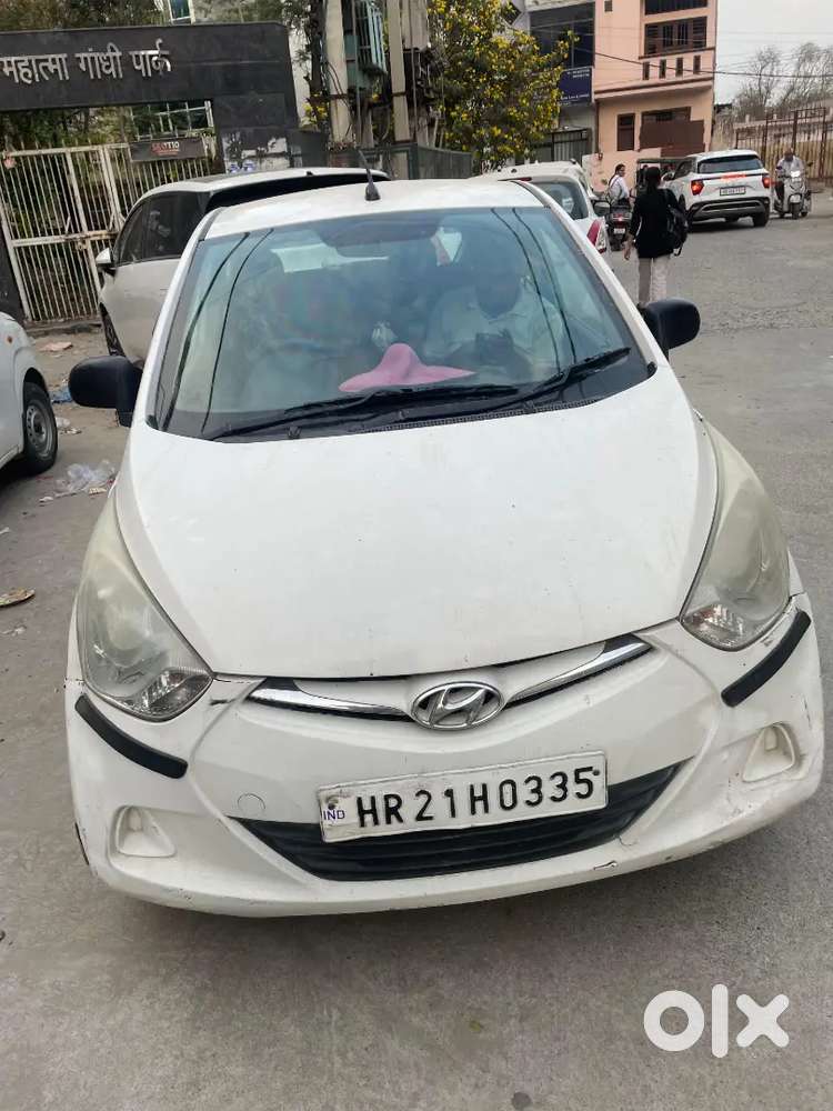 Hyundai Eon 2012 सीएनजी और अन्य 32 Km Driven