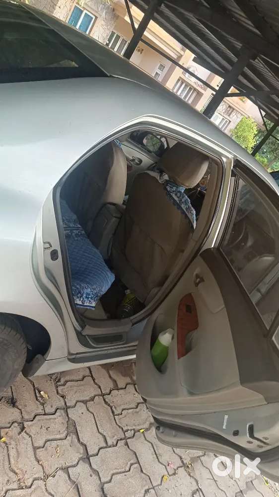 Toyota Corolla Altis 2011
