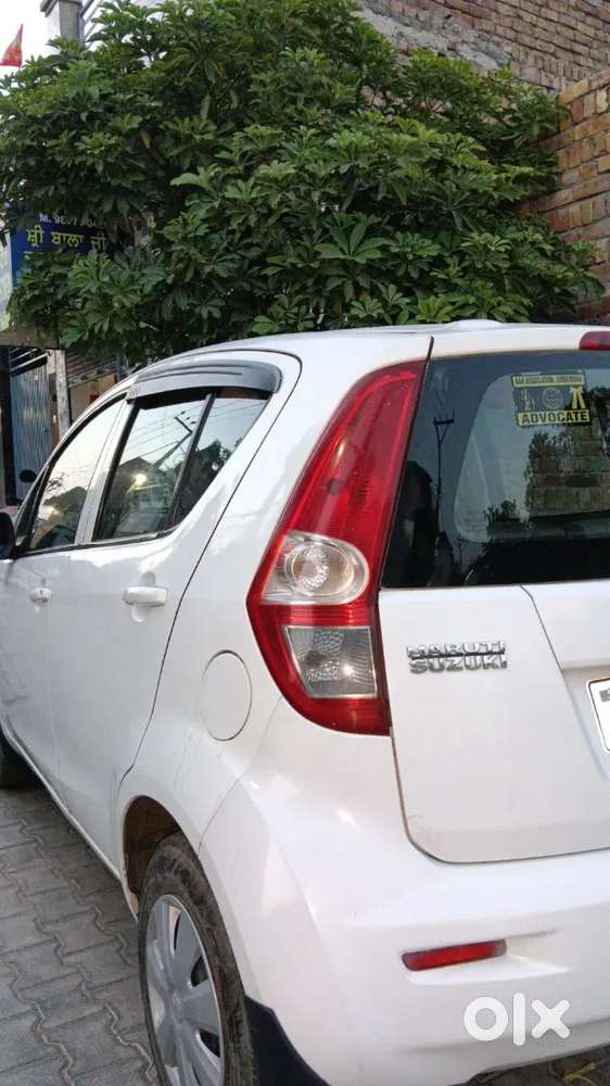 Well Maintained Car Engine Gear Ok 2012