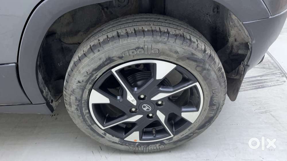 Tata Punch Creative Dual Tone Amt Sunroof, 2024, Petrol