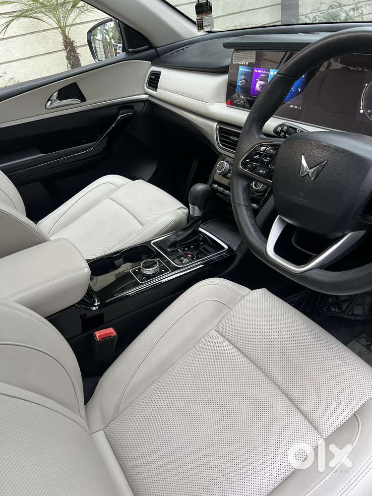 Mahindra Xuv700 Ax7 Luxury Pack Awd, 2024, Diesel