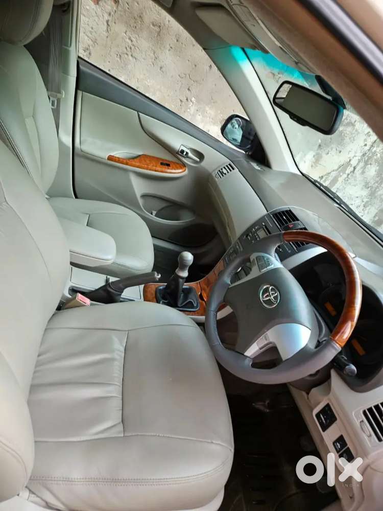 Toyota Corolla Altis 2010