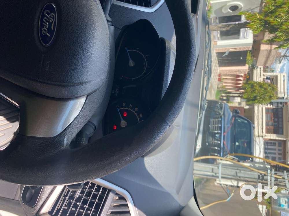 Ford Ecosport Trend Diesel White Colour