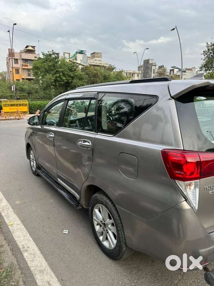 Toyota Innova Crysta 2017 Diesel Well Maintained