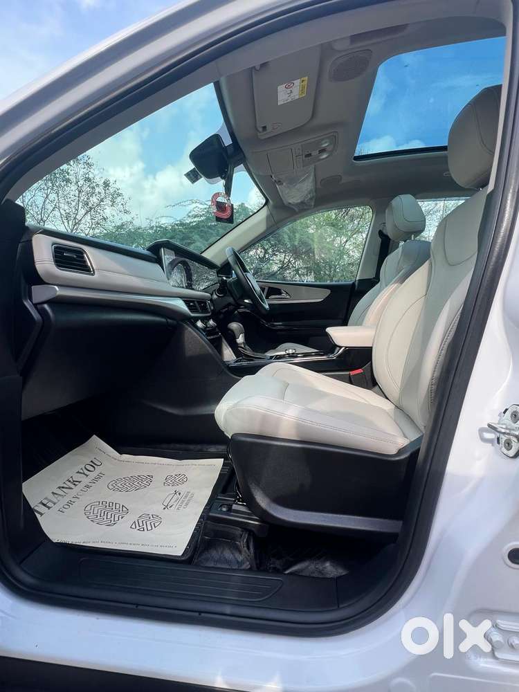 Mahindra Xuv700 2.2 Ax 7 Diesel At Str, 2025, Diesel