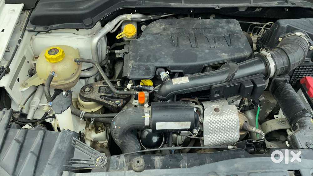Mahindra Xuv300 1.2 W6 Amt Petrol, 2023, Petrol